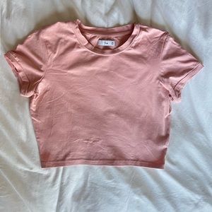 Aritzia TNA Cropped T-shirt in Pink